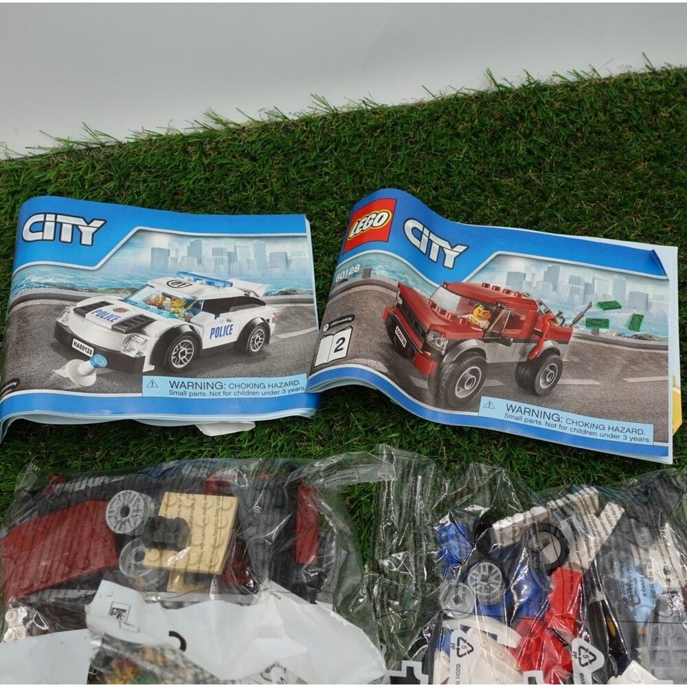 LEGO CITY: Police Pursuit (60128) Complete w/ Box & Instructions - Picture 4 of 6